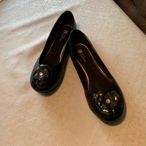 Women’s black leather, flat shoes